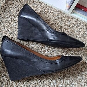 Calvin Klein Black Pointed Toe Wedge Heels Size 9.5